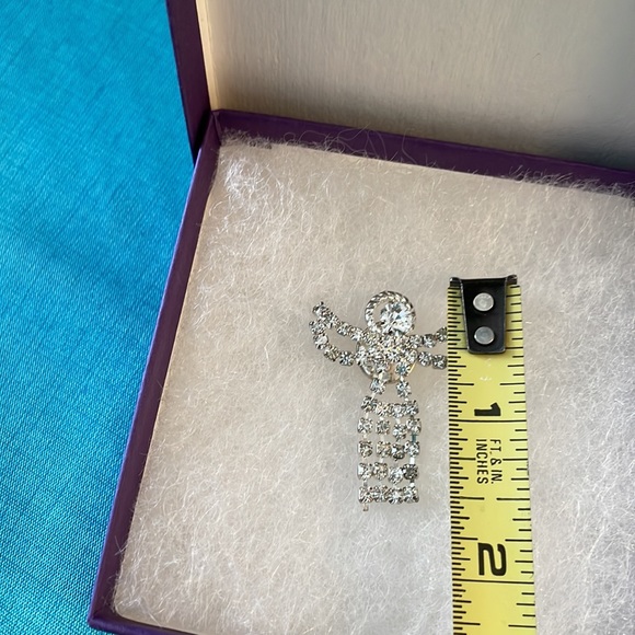 New Rhinestone Angel Pin - Picture 4 of 5